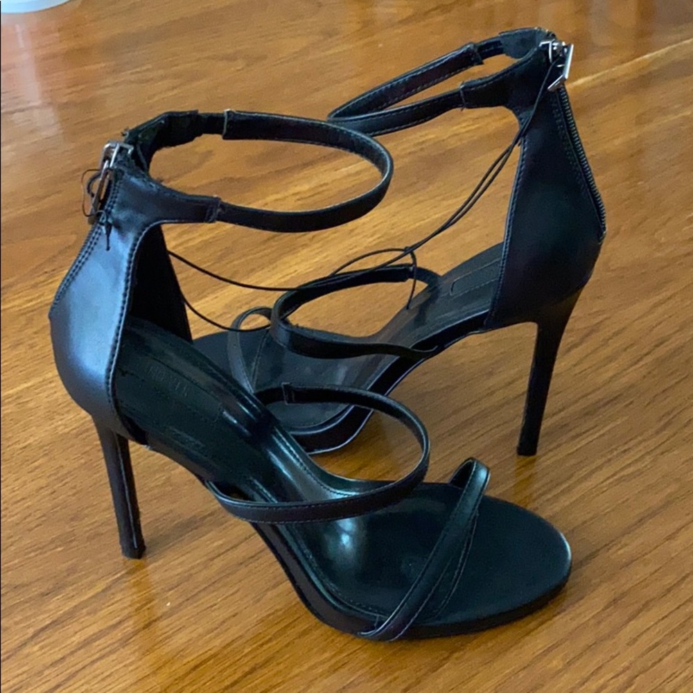 NWOT Forever 21 Heels - Size 8